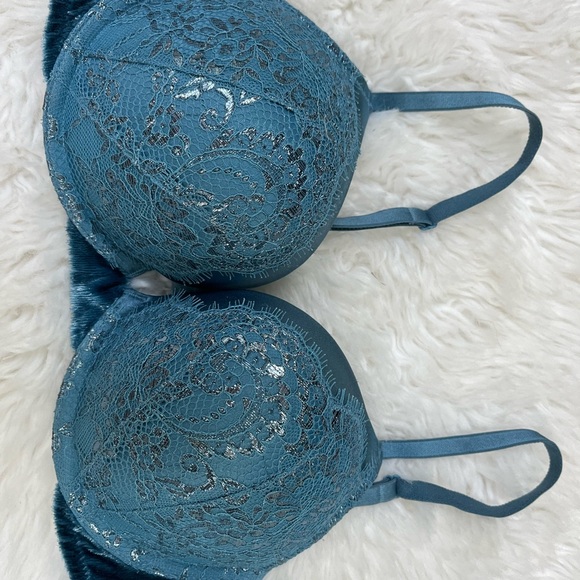 Victoria‘s Secret Bombshell Bra, 36B - Picture 3 of 4